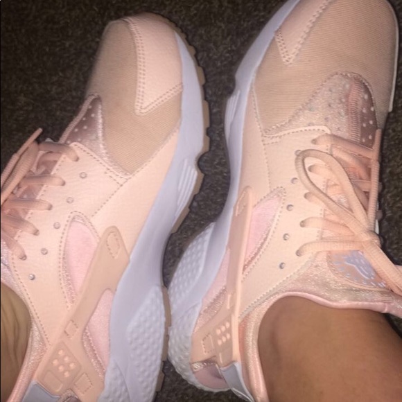 Pink huaraches - Picture 1 of 3